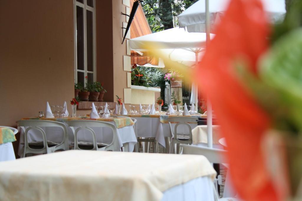Auberge Les Gorges Du Loup Tourrettes-sur-Loup Exterior foto